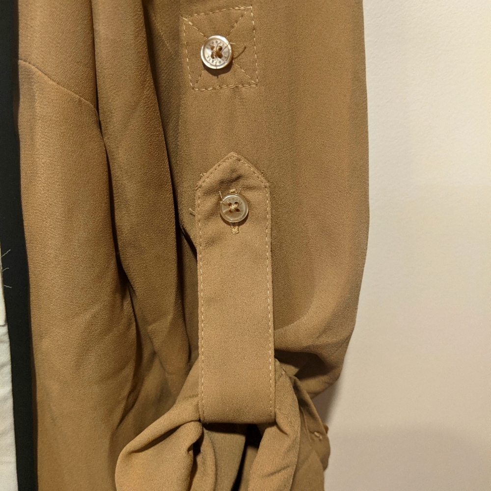Express button down blouse size small - Picture 4 of 5